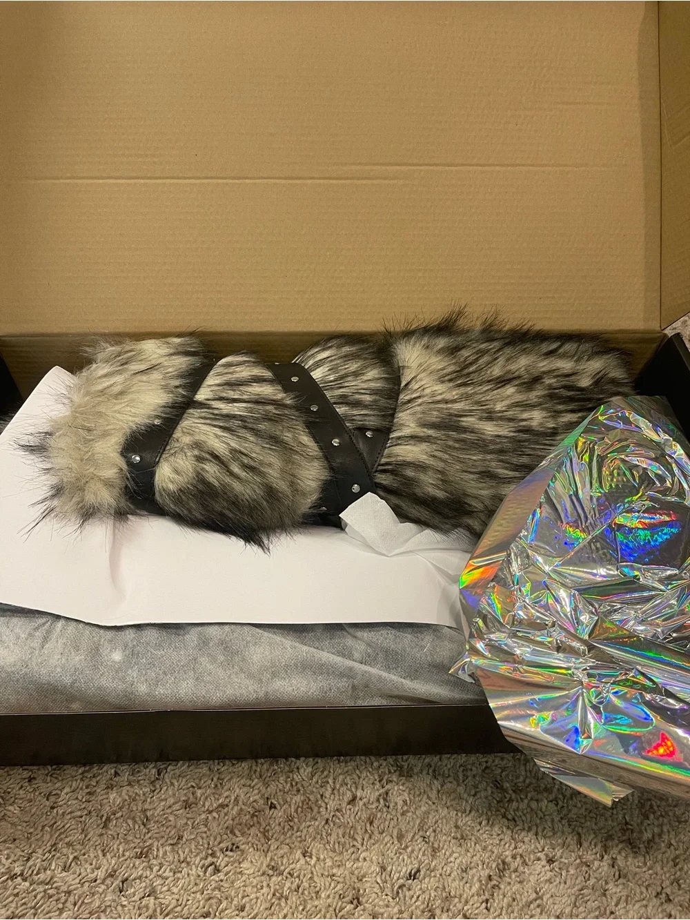 WILD INSTINCTS FAUX FUR BOOTS - OFF WHITE Sz 9